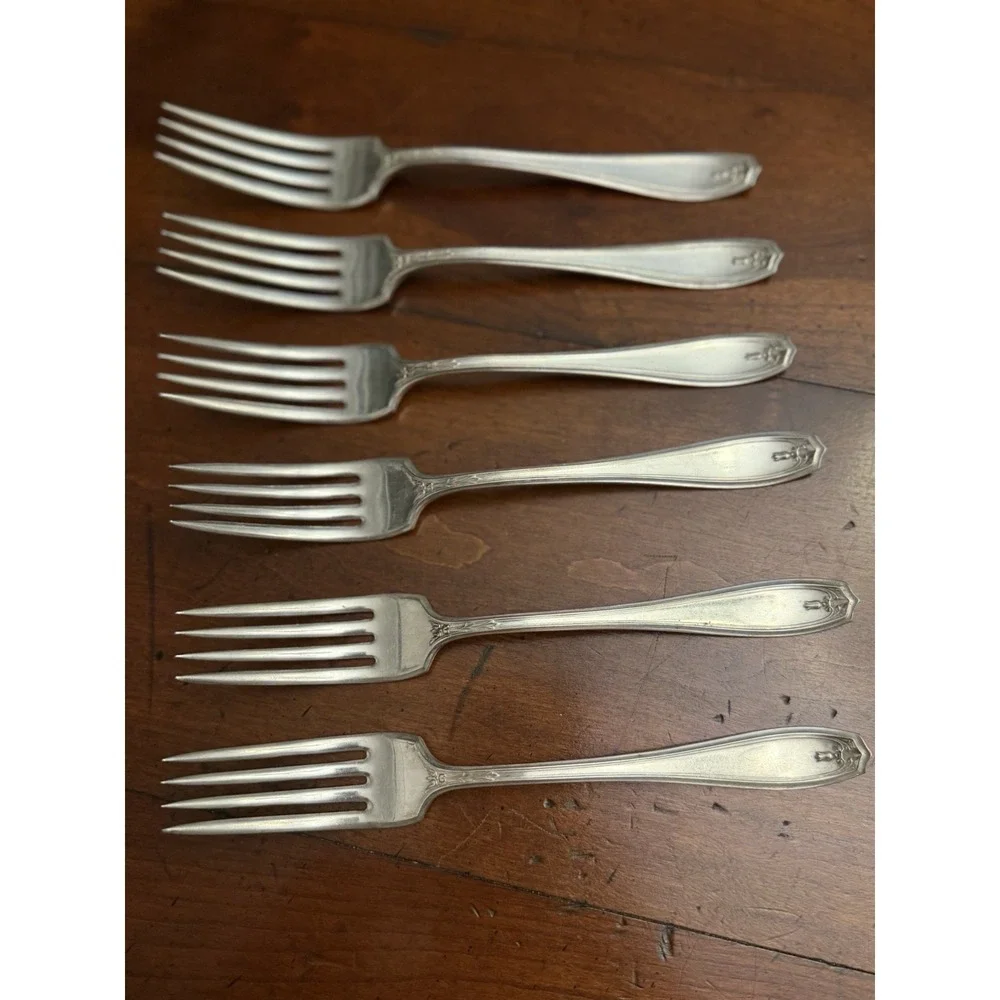 Vintage Tudor Plate Oneida‎ Mary Stuart 18-Pc Silverplate Flatware Service for 6